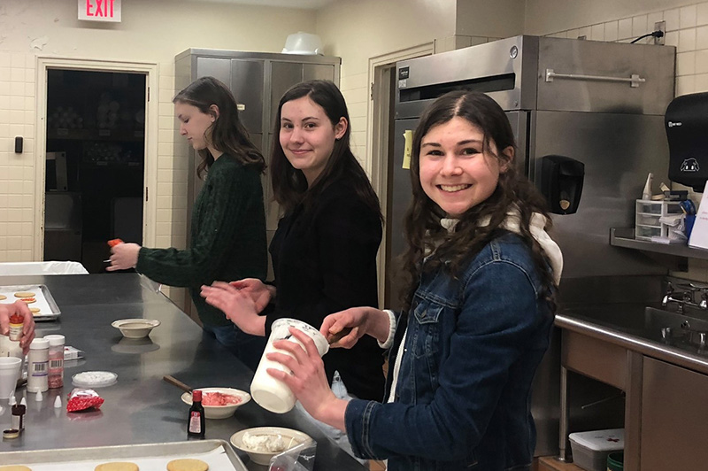 Girls in the Kitchen Girls in the Kitchen